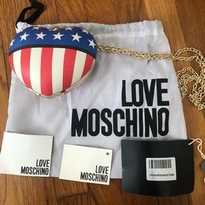 Cross body love Moschino